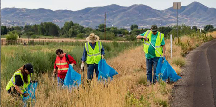  Arizonans took to state highways for National Cleanup Day 