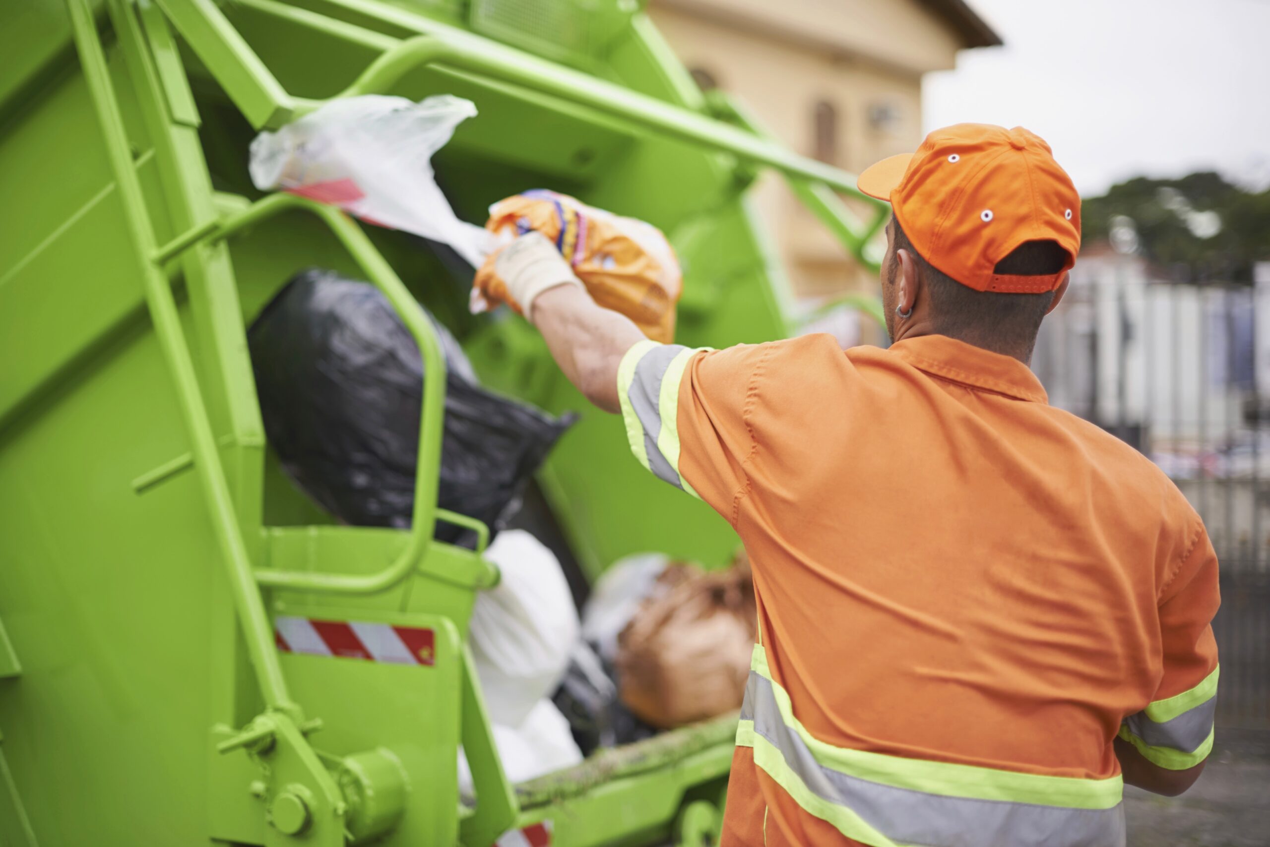 City of Kingman removes more 300-gallon trash bins - The Standard Newspaper